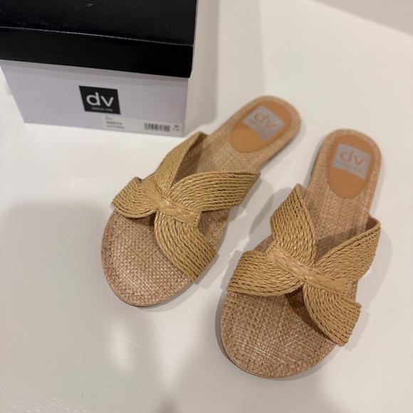 Geeya Woven Flat Sandals - Picture 1 of 2